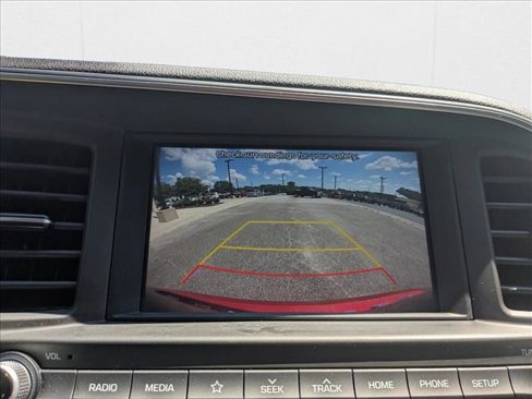 Used 2020 Hyundai Elantra SEL image 15