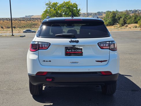 Used 2024 Jeep Compass Trailhawk image 5