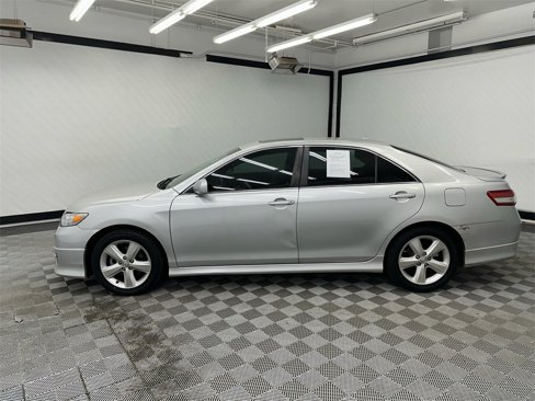 Used 2010 Toyota Camry image 2
