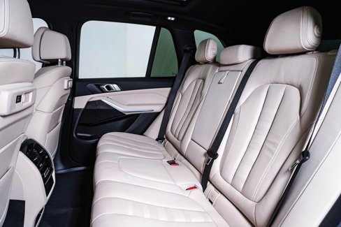 Used 2022 BMW X5 xDrive40i w/ M Sport Package image 16