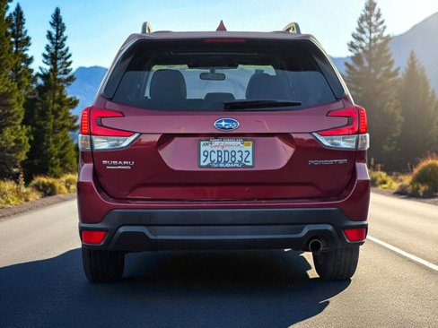 Used 2022 Subaru Forester Limited image 5