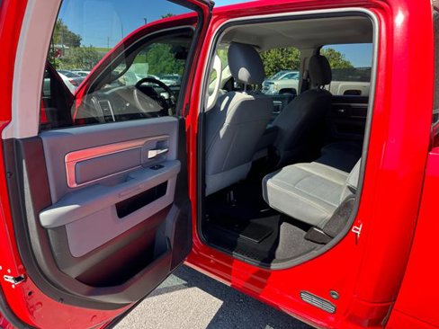 Used 2019 RAM 1500 Classic SLT image 21