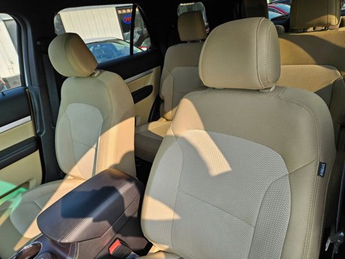 Used 2016 Ford Explorer XLT image 22