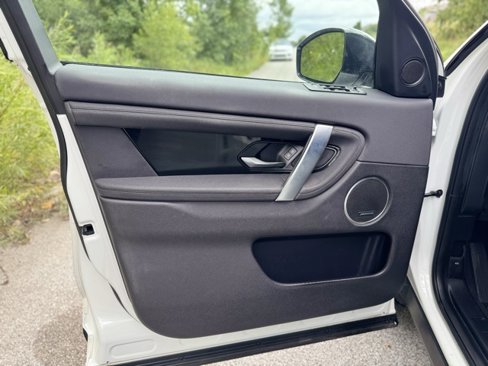 Used 2021 Land Rover Discovery Sport S image 8