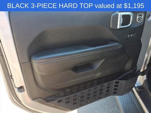 Used 2018 Jeep Wrangler Unlimited Sahara image 8