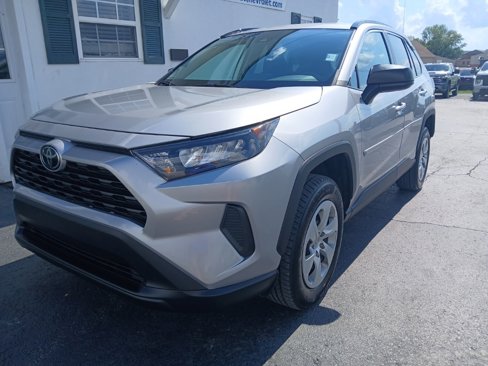 Used 2020 Toyota RAV4 LE image 3