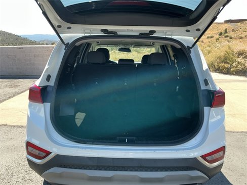 Used 2019 Hyundai Santa Fe SE image 15