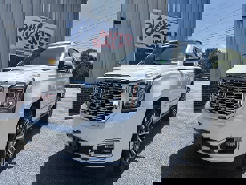 Used 2020 GMC Yukon Denali w/ Denali Ultimate Package image 2