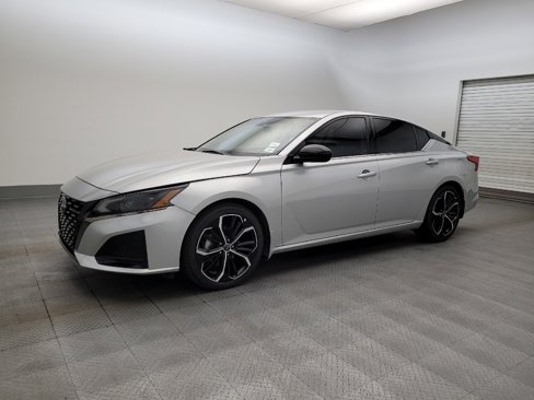 Used 2023 Nissan Altima 2.5 SR image 2