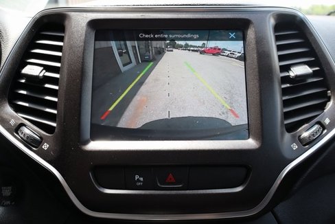 Used 2020 Jeep Cherokee Trailhawk w/ Cold Weather Group image 23