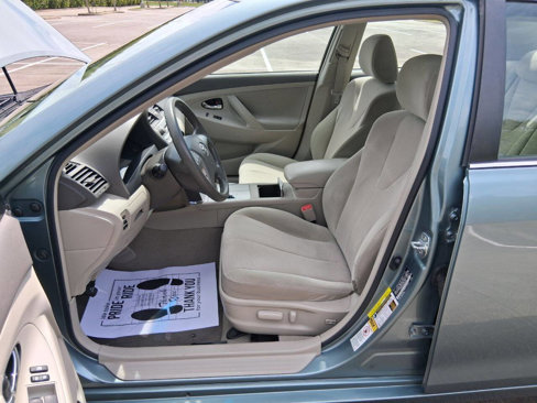 Used 2011 Toyota Camry LE image 10