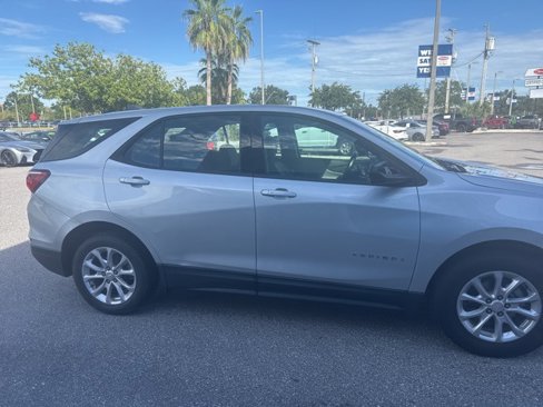 Used 2019 Chevrolet Equinox LS image 2