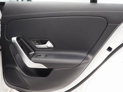Used 2025 Mercedes-Benz CLA 250 image 37
