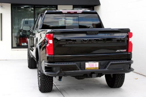 Used 2025 Chevrolet Silverado 1500 ZR2 w/ Technology Package image 9