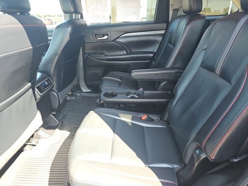 Used 2019 Toyota Highlander XLE image 13