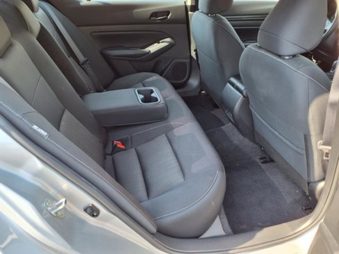 Used 2024 Nissan Altima 2.5 SV image 13