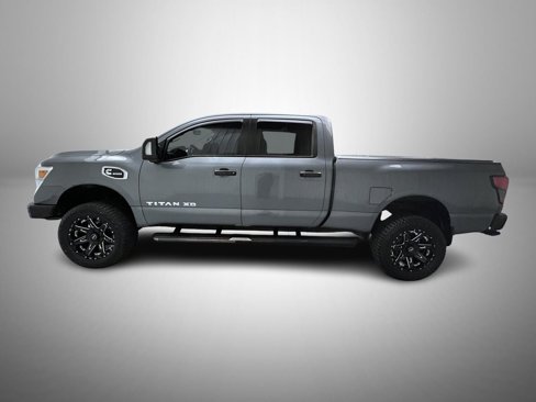 Used 2017 Nissan Titan SV image 8
