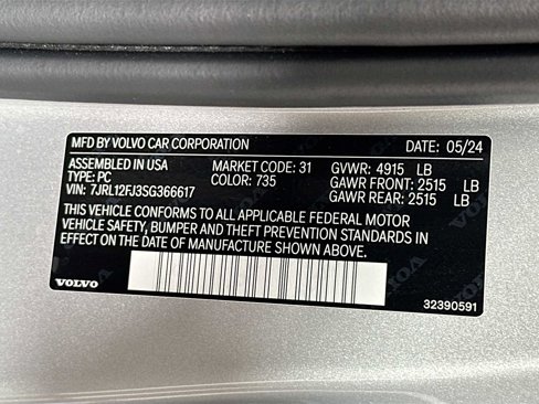 Certified 2025 Volvo S60 B5 Core image 29