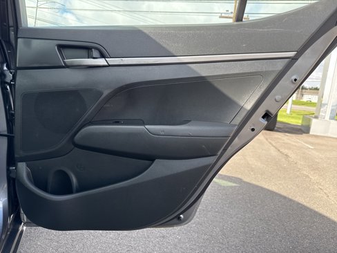 Used 2018 Hyundai Elantra SE image 15