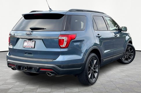 Used 2018 Ford Explorer XLT w/ Equipment Group 202A image 11