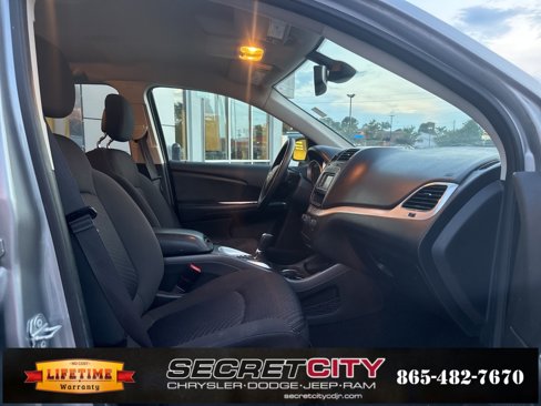 Used 2018 Dodge Journey SE w/ Blacktop Package image 12