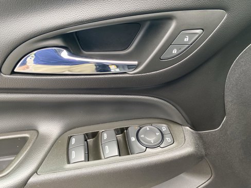 Used 2024 Chevrolet Equinox LT image 19
