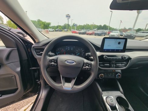 Used 2022 Ford Escape SE image 17