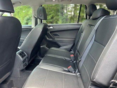 Used 2021 Volkswagen Tiguan SE image 26