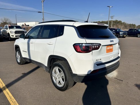 Certified 2024 Jeep Compass Latitude w/ Altitude Special Edition image 3