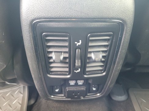 Used 2015 Dodge Durango Limited image 29