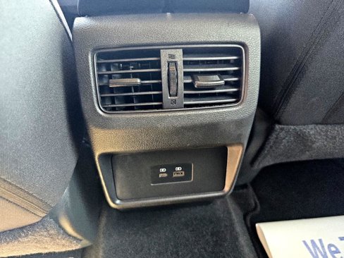 Used 2023 Nissan Rogue SV image 12