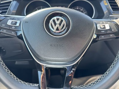Certified 2021 Volkswagen Tiguan SE w/ Panoramic Sunroof Package image 32