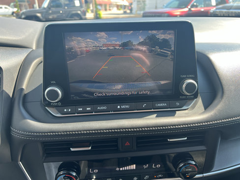 Used 2024 Nissan Rogue SV image 39