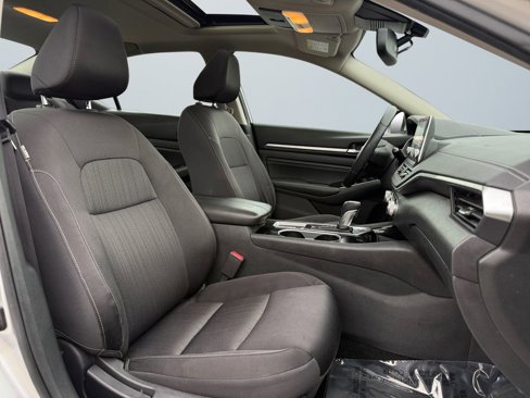 Used 2020 Nissan Altima 2.5 SV image 15