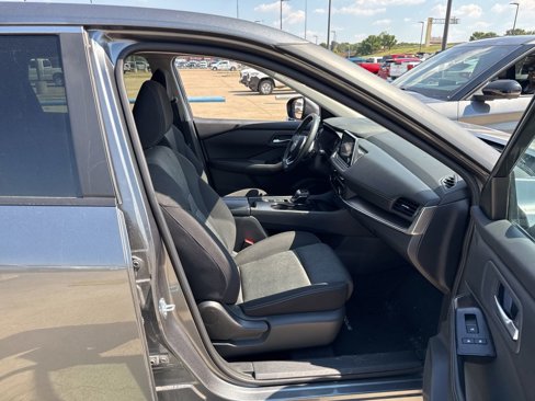 Used 2024 Nissan Rogue SV image 14