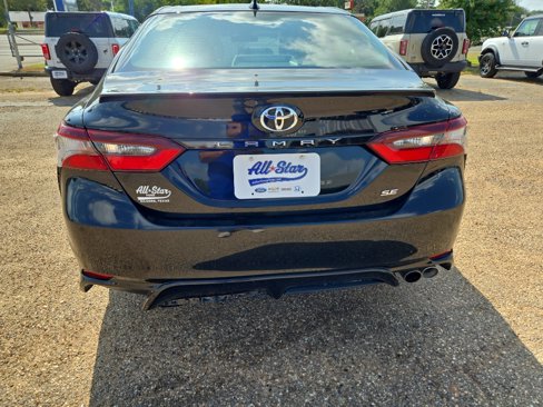 Used 2024 Toyota Camry SE image 4