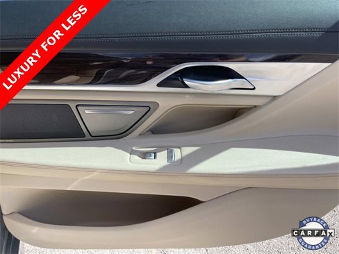 Used 2018 BMW 740i image 21