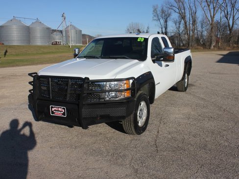 Used 2009 Chevrolet Silverado 1500 4x4 Crew Cab image 1