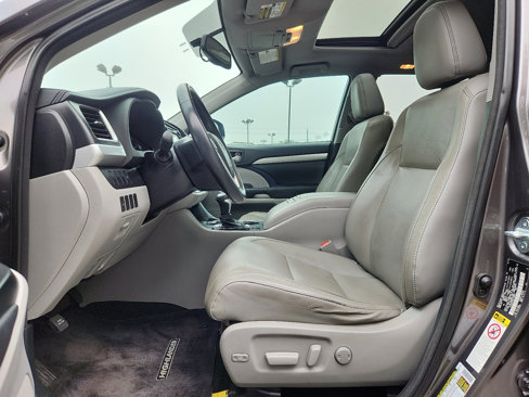 Used 2015 Toyota Highlander XLE image 23