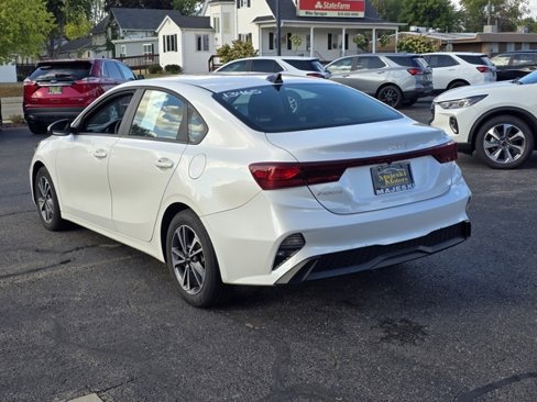 Used 2024 Kia Forte LXS image 5
