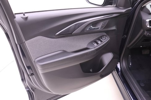 Used 2021 Chevrolet TrailBlazer LT w/ Convenience Package image 8