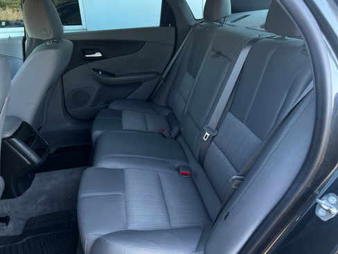 Used 2015 Chevrolet Impala LS image 11