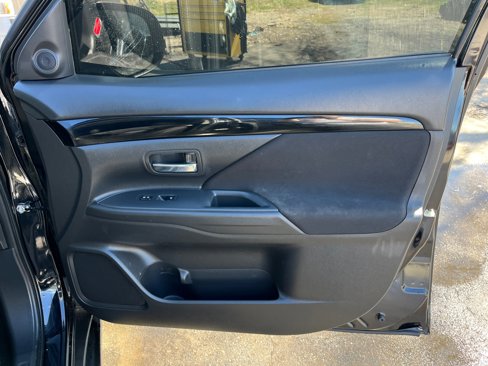 Used 2020 Mitsubishi Outlander ES image 17