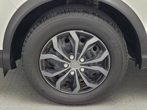 Used 2020 Nissan Rogue Sport S image 31