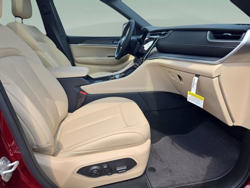 New 2025 Jeep Grand Cherokee L Limited image 25