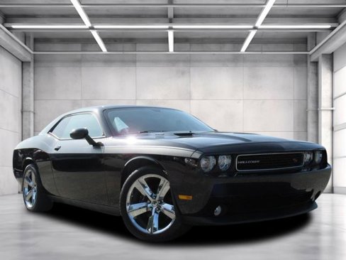 Used 2014 Dodge Challenger R/T image 1