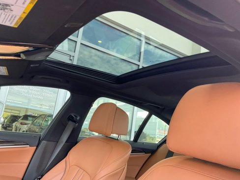 Used 2019 BMW 530i w/ Luxury Package image 21