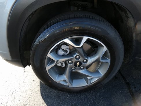 Certified 2024 Chevrolet Trax LT w/ LT Convenience Package image 9