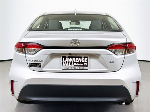 Used 2024 Toyota Corolla LE image 5