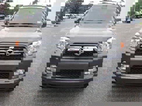 Used 2012 Toyota 4Runner SR5 image 3